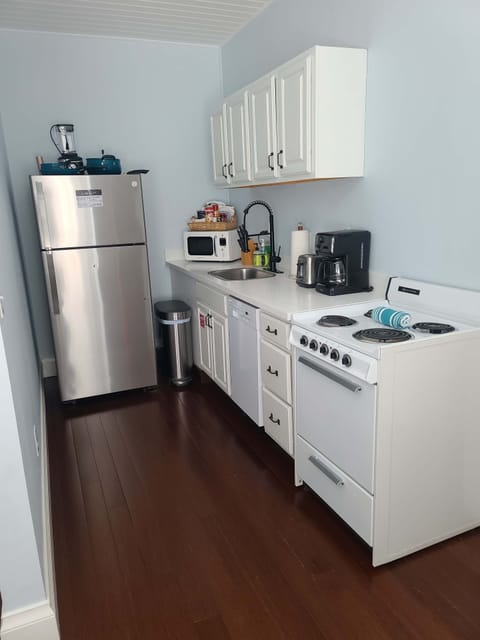 Key West suite kitchen