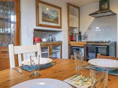Kitchen/diner | Daffodils, Haltwhistle