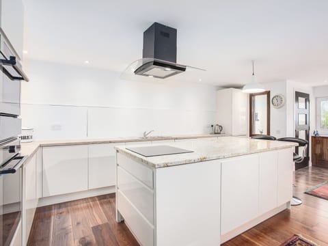 Kitchen | Fieldview - Blinkbonny Cottages, Auchtermuchty