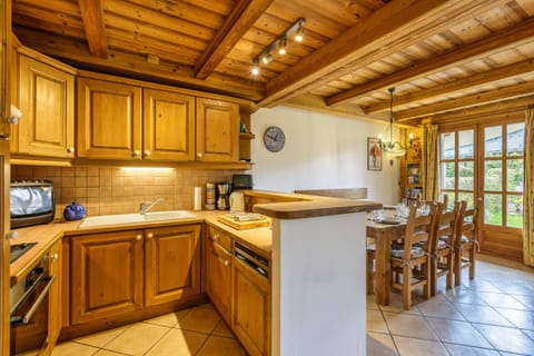 Practical and well equipped kitchen