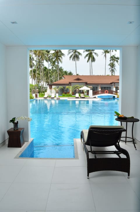 Pool Access | In-room safe, desk, soundproofing, rollaway beds