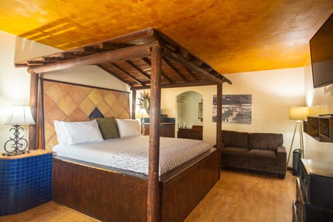 Standard Courtyard Room | Free WiFi, bed sheets, alarm clocks