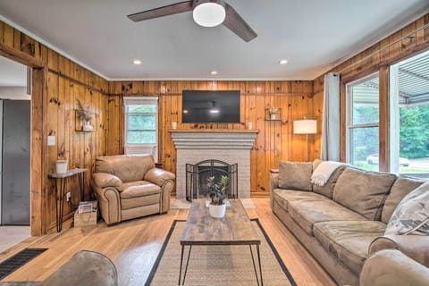 Arden Vacation Rental | 2BR | 1BA | Stairs Required | 900 Sq Ft