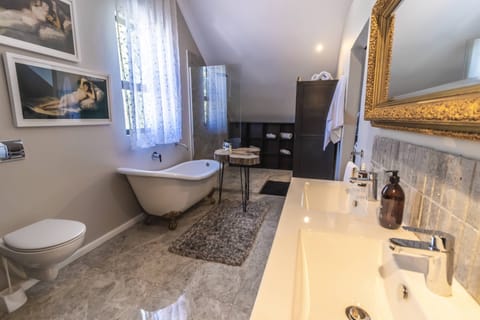 Honeymoon Double Room | Bathroom | Shower, rainfall showerhead, hair dryer, towels
