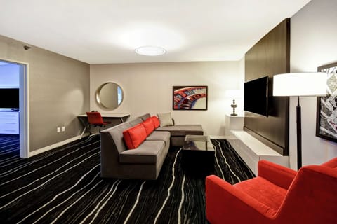 Suite, 1 King Bed | 1 bedroom, premium bedding, down comforters, pillowtop beds