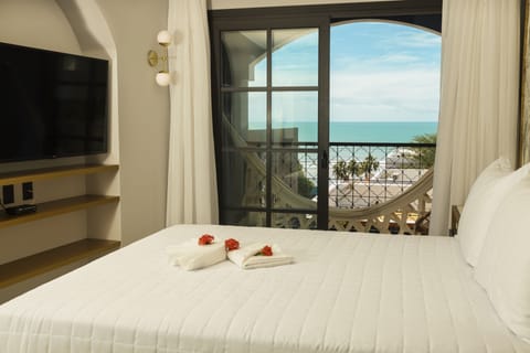 Superior Suite, Sea View | Minibar, in-room safe, individually decorated, individually furnished