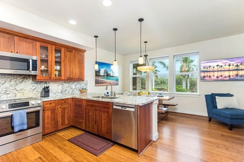 This is a great space to prepare meals to go or eat in