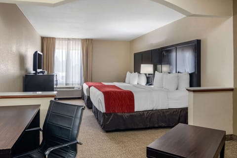 Suite, 2 Queen Beds, Non Smoking (1 Bedroom) | Premium bedding, in-room safe, desk, laptop workspace
