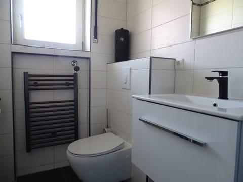 Deluxe Double Room | Bathroom | Designer toiletries, hair dryer, towels, soap