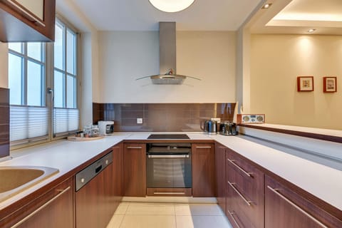 Apartment | Private kitchen | Full-size fridge, oven, stovetop, highchair