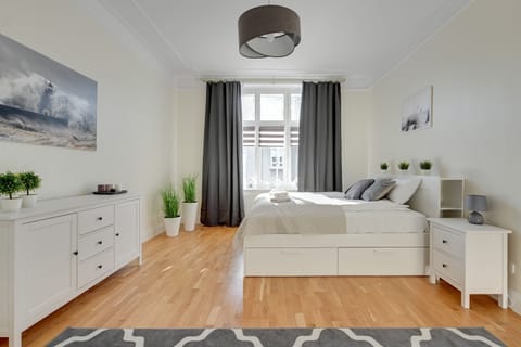 Premium Apartment, 3 Bedrooms | Hypo-allergenic bedding, blackout drapes, iron/ironing board, free WiFi