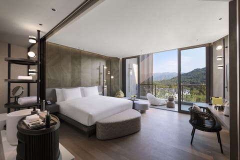 Room, 2 Bedrooms, Mountain View | Bathroom | Towels