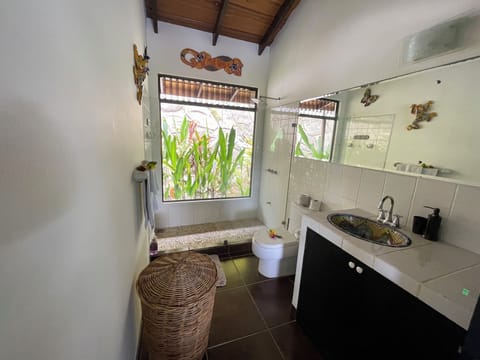 Superior Villa | Bathroom | Shower, rainfall showerhead, hair dryer, towels