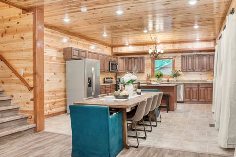 Seats 10. (Bluestem)