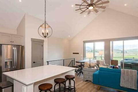 Great open floor plan for views, seating and activities! 