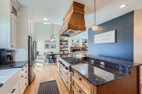 Area Large Enough for multiple cooks