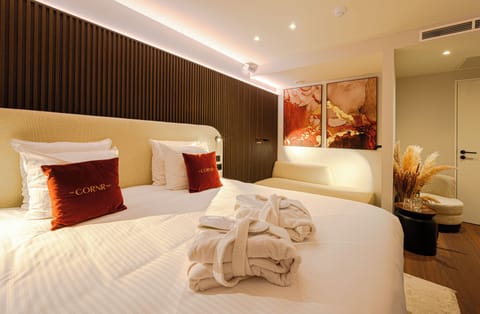 Executive Room | Premium bedding, minibar, in-room safe, desk