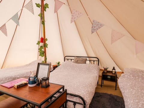 1 bedroom, individually decorated, individually furnished