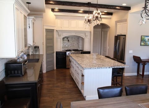 Picturesque Rosemary Retreat (585)