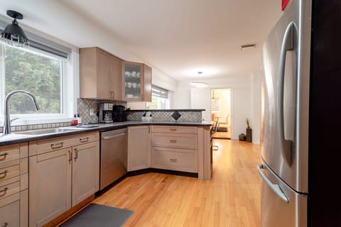 Don’t waste time washing the dishes! Throw them in the dishwasher.