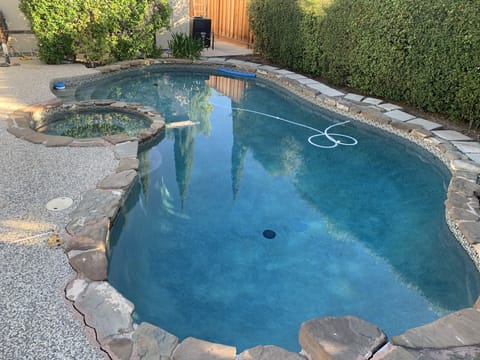 Sparkling pool (w/child safety fence). Note: hot tub does not work