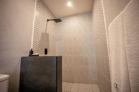 House | Bathroom | Shower, rainfall showerhead, hair dryer, heated floors