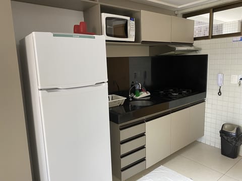 Comfort Apartment, 2 Bedrooms | Private kitchen | Fridge, microwave, blender, cookware/dishes/utensils