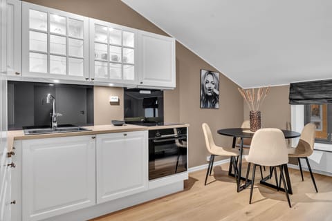 Apartment (2 Bedrooms) | Private kitchen