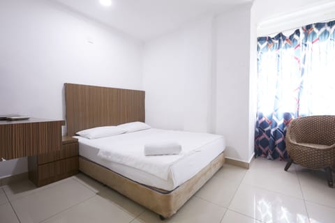 Superior Room, 1 Queen Bed | Desk, free WiFi, bed sheets