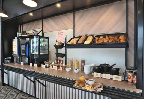 Daily buffet breakfast for a fee