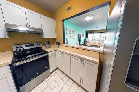 Condo (Kingston Arms On Lido Key, 1BR) | Exterior