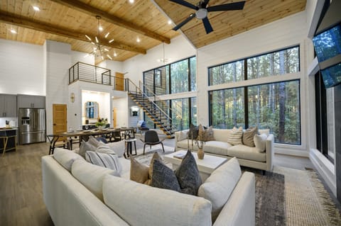 "The Cabin" magnificent great room