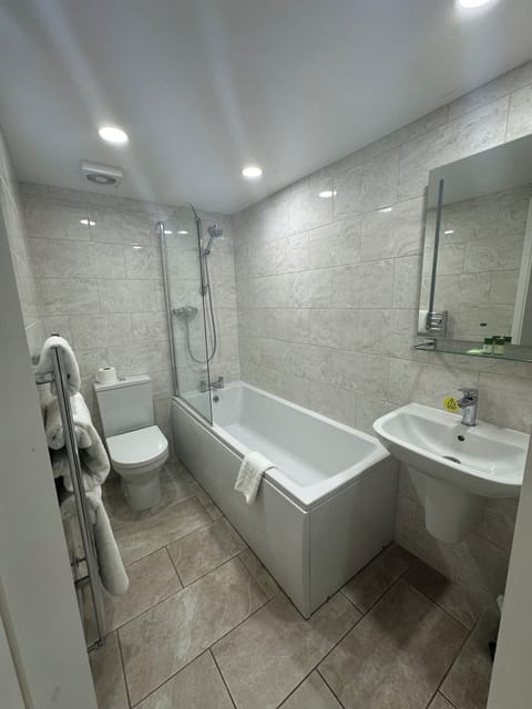 Standard Room | Bathroom | Free toiletries, hair dryer, towels, soap