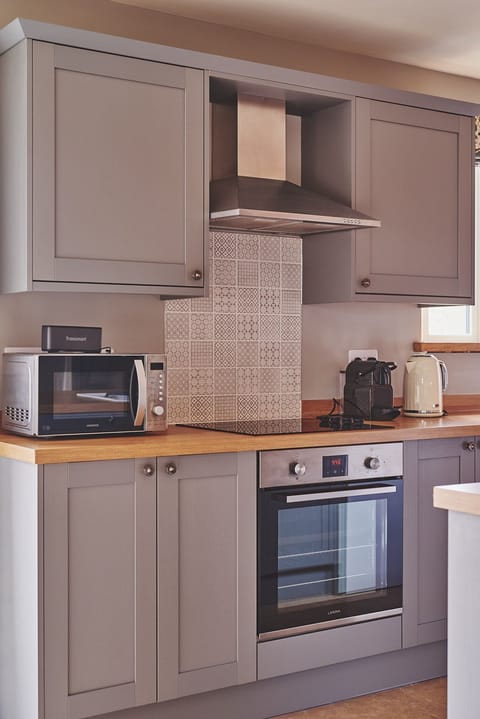 The kitchen at Hay Bale Cottage, Worcestershire