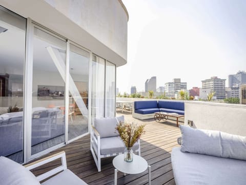 Penthouse, 1 King Bed (Condesa) | Premium bedding, down comforters, minibar, in-room safe