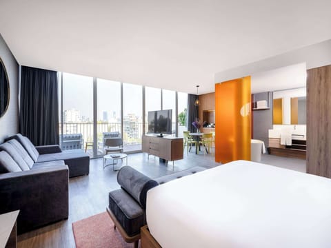 Suite, 1 King Bed, Balcony (Condesa) | Premium bedding, down comforters, minibar, in-room safe