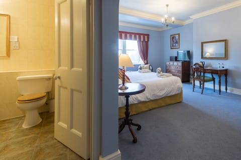 Standard Room, Lake View | In-room safe, desk, iron/ironing board, free WiFi