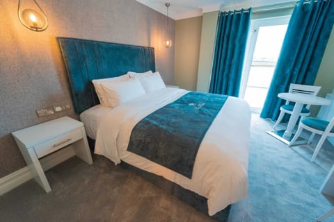 Single Room | In-room safe, desk, iron/ironing board, free WiFi