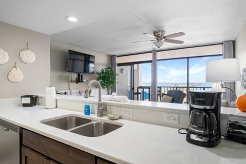 Condo, 1 King Bed with Sofa bed, Balcony (Shore 2 Please - Pet Friendly) | Private kitchen | Microwave, coffee/tea maker, toaster