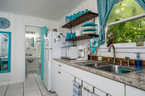 Condo, Multiple Beds (Sun Harbor Cottage #10 - Pet Friendly) | Private kitchen | Fridge, microwave, oven, stovetop