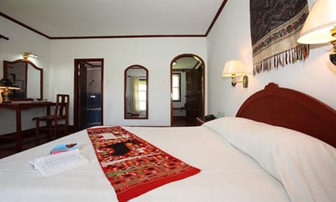 Standard Double Room | Minibar, in-room safe, desk, rollaway beds