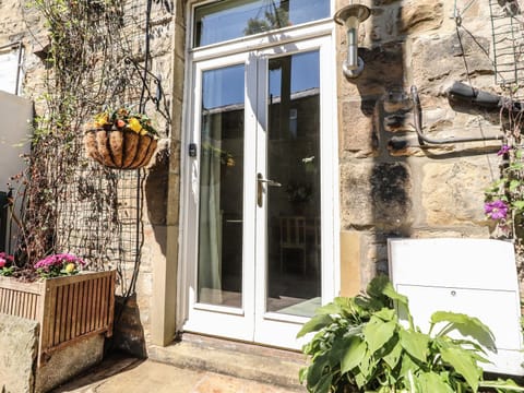 Deluxe House, Private Bathroom | Garden