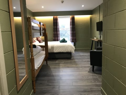 Family Quadruple Room | Iron/ironing board, bed sheets