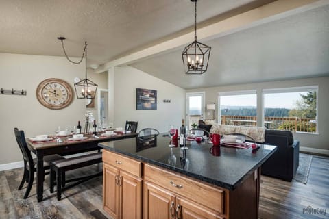 Dining / Living Room