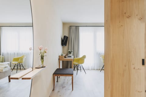 Double Room "Zitterklapfen" | Premium bedding, in-room safe, desk, cribs/infant beds