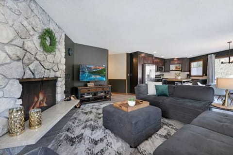 Smart tv with cable, complimentary Netflix/Hulu