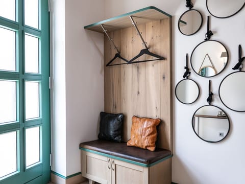 Property, Furniture, Wood, Lighting, Interior Design, Architecture, Floor, Wall, Comfort