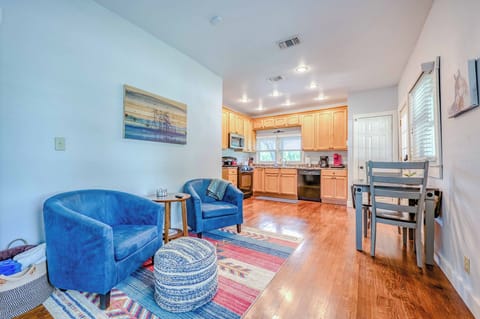 Second living area to gather while you cook!