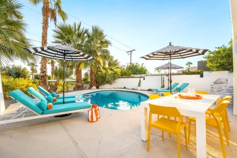 Pool, hot tub, BBQ, outdoor dining