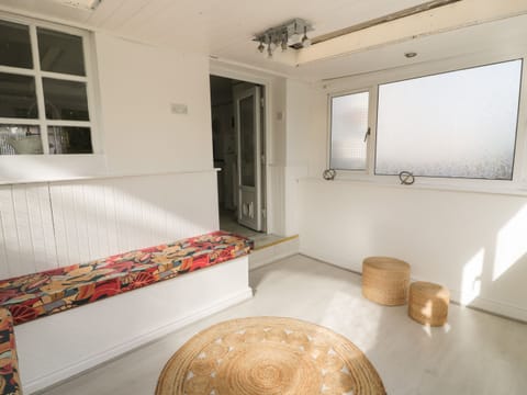 4 bedrooms, individually decorated, individually furnished, free WiFi